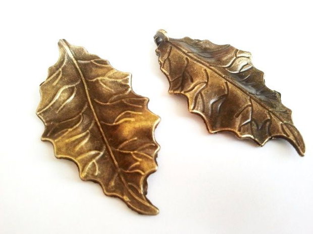 1b pandantiv frunza, finisaj bronz 47x25mm (BZ0077)