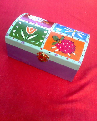 cutie din lemn,pictata manual `Oita vesela`