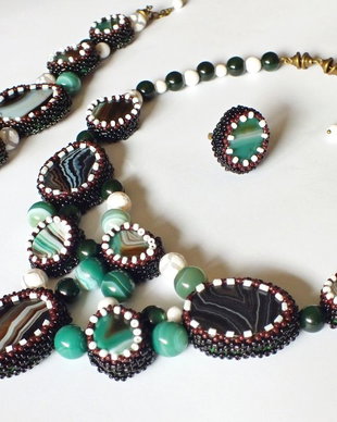 Set colier , bratara si inel- agate