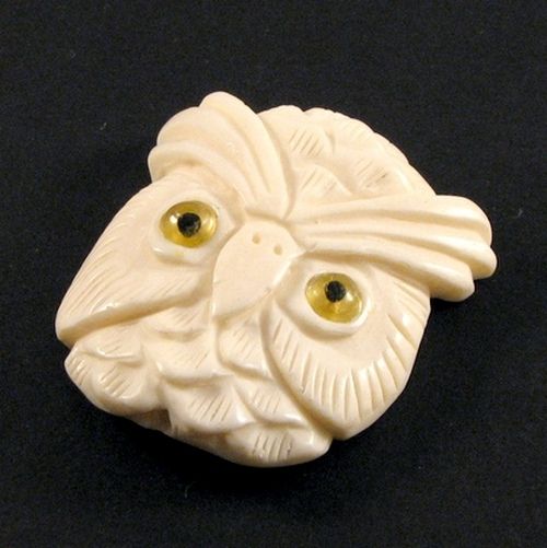 4191 - Pandantiv, os sculptat manual,  bufnita