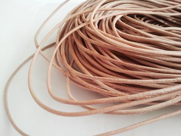 1m snur piele naturala 2mm (PAD2 0008)