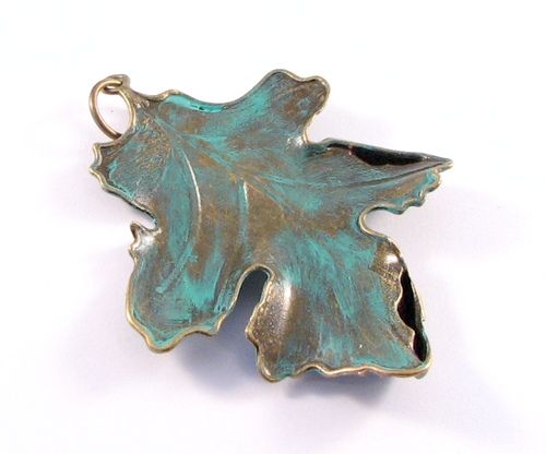 4259 - Pandantiv bronz patina oxidare verdigris si cupru