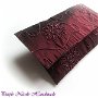 Red Wine   - geanta plic material grena, flori relief
