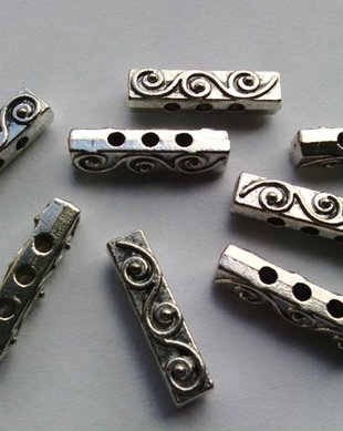 LD10 - spacer argintiu 17x4 mm