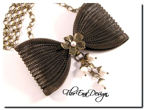 Colier sau... papion... # F1059