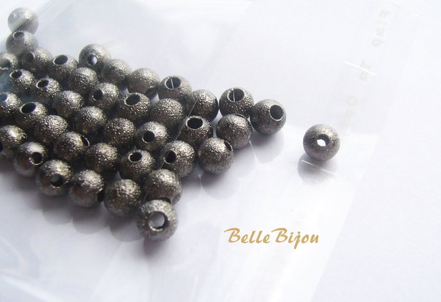 Margele stadust gun metal aprox 4 mm