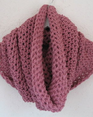 Guler/fular/accesoriu crosetat