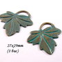 4333 - (1b) Charms / minipandantiv frunza bronz verdigris