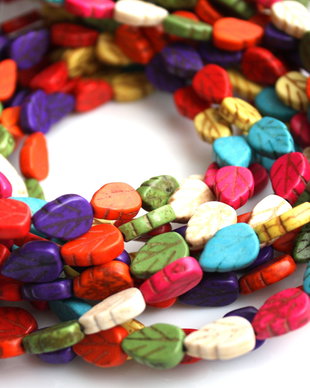 *** Frunze howlite - GALBEN PAL  ***