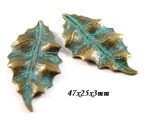 4379 - (2b) Pandantive / charms frunze bronz verdigris REZERVAT J.L.