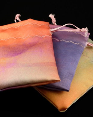 Saculeti din material satinat colorat 10x6.5cm