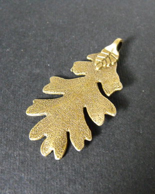 PANDANTIV BRONZ - FRUNZA - 48 X 27 MM