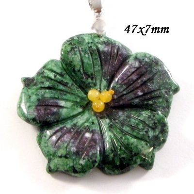 4432 # Pandantiv, floare sculptata,  ruby in fuchsite