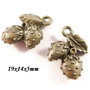 4490 - (2 buc) Charms, capsune, bronz, 3D