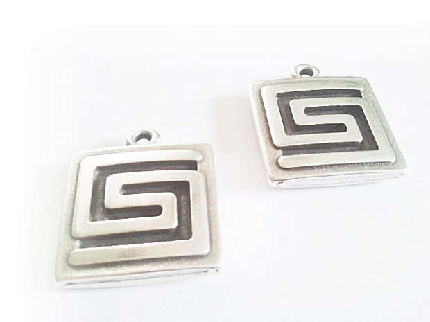 1b pandantiv zamak placat argint antichizat 28x24mm (ZMKD 05)