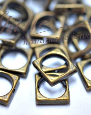 Distantier patrat bronz, 11x11mm