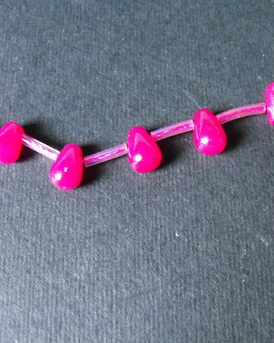 JAD BRIOLETE FUCSIA INCHIS - 9 X 6 MM