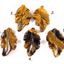 4604 - Pandantiv, frunza sculptata, ochi de tigru / tiger eye