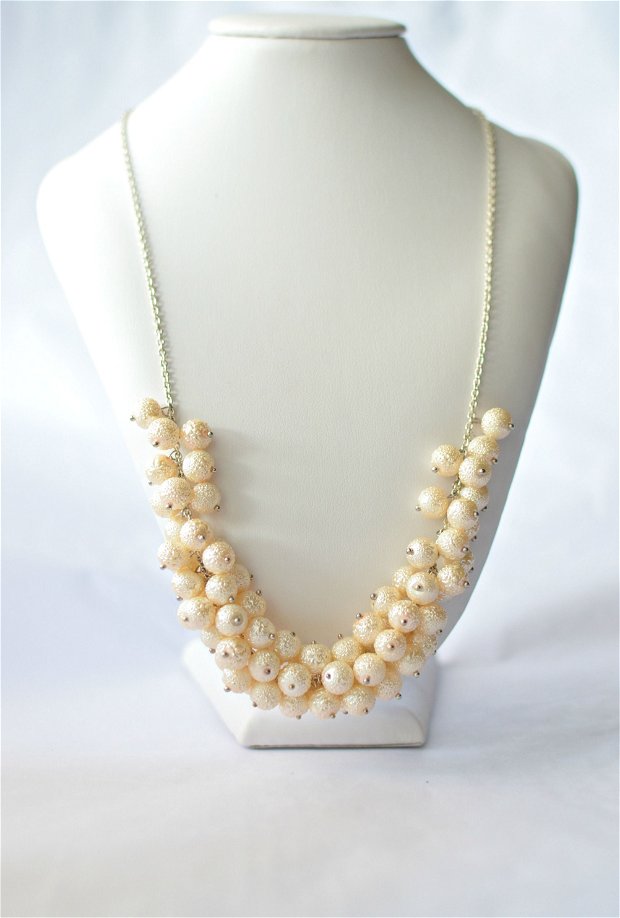 Colier "Frosted pearls"