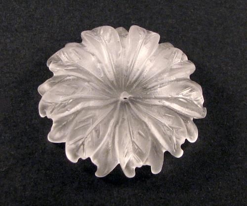 4694 - (1 buc) Floare sculptata, man made crystal, frosted, 30x7mm