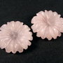 4768 - (1buc) Pandantiv, floare sculptata, cuartz roz, 30x7mm