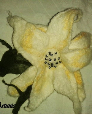 Brosa Floare de colt