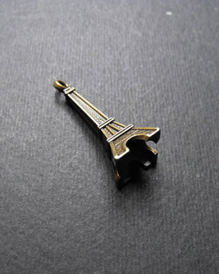 PANDANTIV BRONZ  TURN EFFELE - 31 X 11 MM
