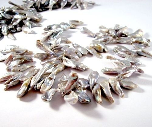 4845 - Sirag perle biwa, gri deschis cu irizatii
