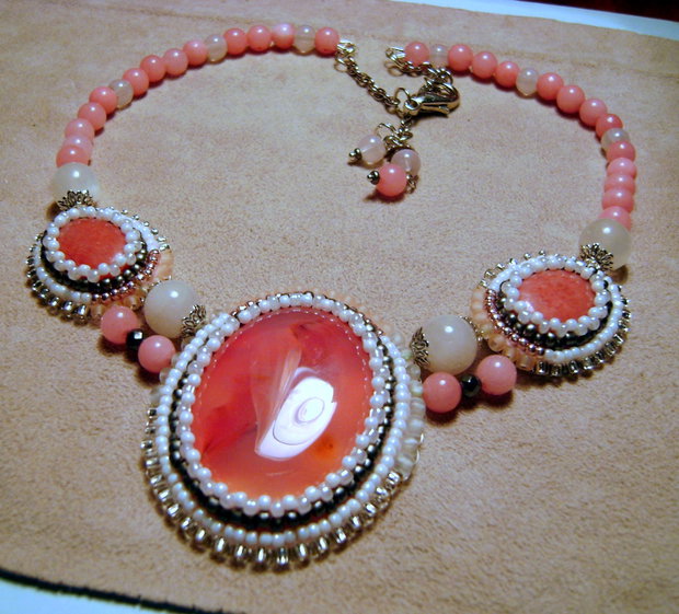 Vandut / Colier statement Milky pink