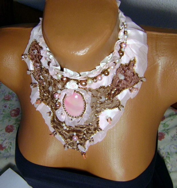 Colier statement / chocker/ dantelat, voalat
