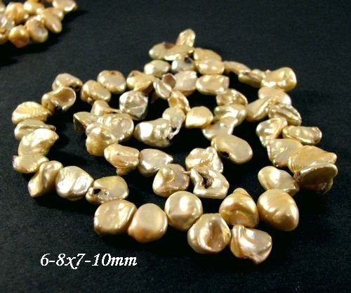 4850 - Sirag perle biwa, beige usor verzui cu irizatii, fulgi