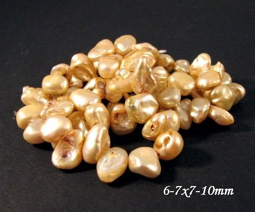 4885 - Sirag perle biwa, beige cu irizatii, fulgi