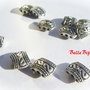 Distantier argintiu antichizat cu 3 gauri 4x8x11 mm