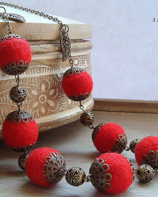 Colier "Red Fever"