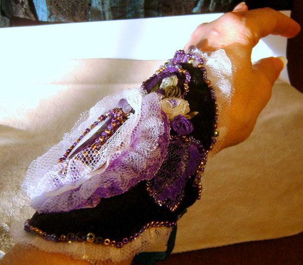 bratara romantic-gotic