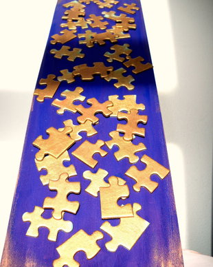 Decoratiune cu piese de puzzle