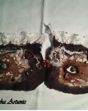 Mansete Watching you!