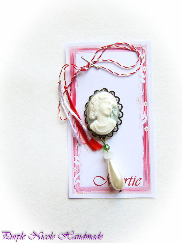 Brosa martisor camee menta, perla alba