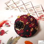 Brosa cu trandafir negru - martisor
