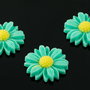 Q889 Cabochon rasina floarea soarelui verde deschis 22x5mm