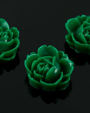 Q885 Trandafir rasina cabochon verde 22x19x6mm