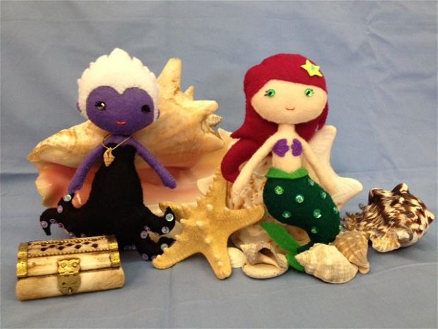 Ursula, Vrajitoarea marilor, figurina Disney din filmul Mica Sirena, personaj handmade din fetru