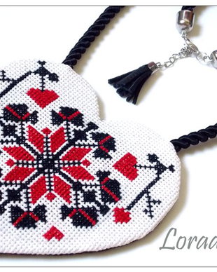 Colier traditional inima