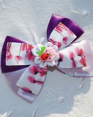 Martisor-agrafa cu magnolii