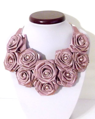 Colier "Dusty roses"