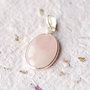 Pandantiv oval cu quartz rose in rama simpla argintata
