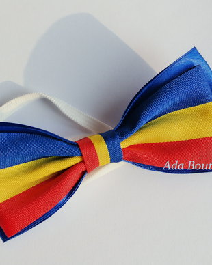 Mini papion tricolor