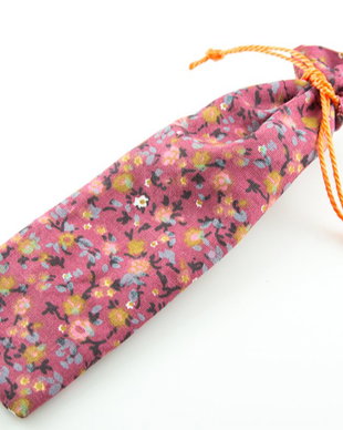 Saculeti lungi din material texil cu floricele, 17x5cm