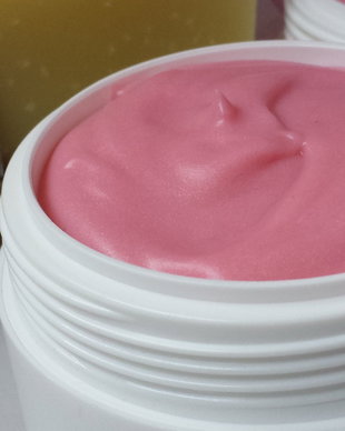 BALSAM PENTRU PĂR - 100% natural, cu extract de hibiscus și lapte de capră