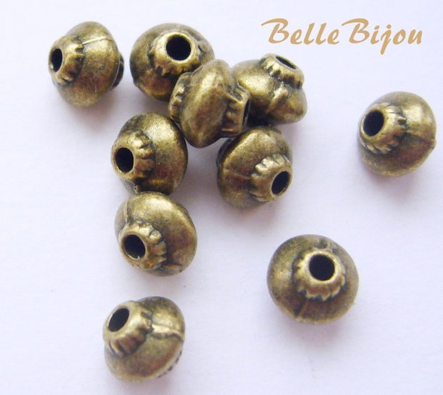 Margica finisaj bronz aprox 4.5x5 mm